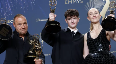 Emmy 2025: “The Pitt”, “The Studio” y “Adolescence” se llevaron los premios principales