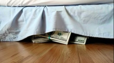 Fiebre por el dólar: en plena era Milei, los argentinos ya atesoran más de u$s21.000 millones y el plan para “sacar los billetes del colchón” queda en evidencia