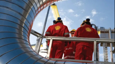 Shell se baja del proyecto de GNL con YPF y reconfigura el tablero energético en Vaca Muerta