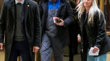 Milei llegó a Oslo para la entrega del Nobel de la Paz a Corina Machado y sorprendió con un mameluco de YPF