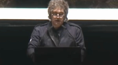 Milei se sumó a cánticos contra Cristina Kirchner y aludió a su prisión domiciliaria en un acto libertario