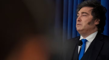 La suba global de los combustibles pone a prueba el plan de Milei y golpea al pais