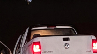 Insólito: alcoholizado cayó al río con su camioneta