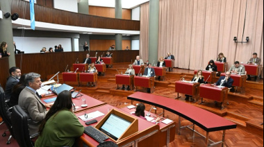 Chubut habilitó la reelección indefinida de intendentes