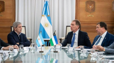 Río Negro se hará cargo de las rutas 22 y 151: Weretilneck firmó el traspaso con Santilli y Caputo