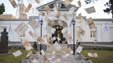 Santa Cruz habilitó deuda por $450.000 millones: qué dice la letra chica del decreto