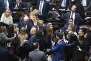 Escándalo en Diputados: se levantó la sesión entre gritos, pero la oposición logró dos triunfos clave