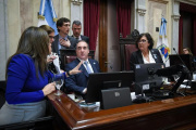 Senadores también aprobaron el reparto de ATN y del impuesto a los combustibles pese a amenazas de veto