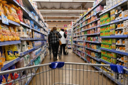 La inflación de junio fue del 1,6% y acumuló 15,1% en el primer semestre, según el INDEC