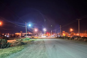La capital rionegrina mejora accesos a barrios con recambio de luminarias