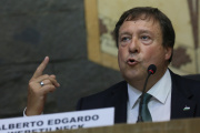 El brujo tiró las cartas y fija una férrea estrategia provincial