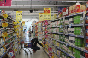 Tras la suba del dólar, grandes marcas aplican aumentos de hasta 9% en alimentos, bebidas y artículos básicos