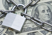 Reinstauran una medida del cepo al dólar: quienes compren en el oficial no podrán operar en el MEP y CCL