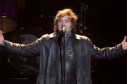 Javier Milei presentó su nuevo libro con un show de rock y discurso político en el Movistar Arena