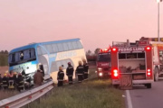 Conmoción: un muerto y varios heridos en un triple choque con un colectivo que iba a Viedma