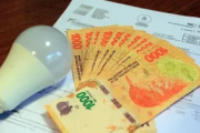 Tras los reclamos y el informe de Santagati, el Gobierno impulsa una fuerte reducción impositiva en luz y gas