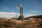 Neuquén aprobó la cesión de tres áreas a YPF y refuerza su control en Vaca Muerta