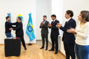 Chubut: Ignacio Torres reordenó su gabinete y cerró la paritaria estatal