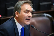 Martín Soria y senadores apuntan a la ANMaC tras las amenazas en escuelas