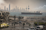 Irán atacó Kuwait y Estados Unidos bombardeó cerca de Ormuz: escala la tensión en el Golfo