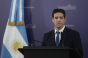 Ravier admitió que el dólar podría llegar a $1800