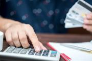 Weretilneck admitió que los salarios no alcanzan y prepara medidas para aliviar a los estatales endeudados