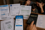 La usura digital: cuando llegar a fin de mes se convierte en un negocio para Galperin y Mercado Pago