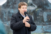 Gustavo Melella respaldó el giro de Milei por Malvinas pero exigió fondos para Ushuaia