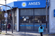 Jubilaciones docentes en Río Negro: ANSES reclama aportes y hay demoras