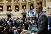 Milei enfrenta en Diputados una pelea por la refinanciación las deudas familiares