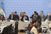 El Gobierno defendió el recorte de 81.000 empleos estatales y la oposición cuestionó el ajuste