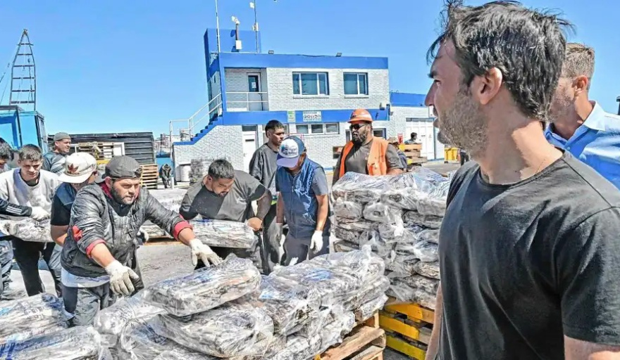 Torres enfrenta presión empresaria por la crisis pesquera en Chubut